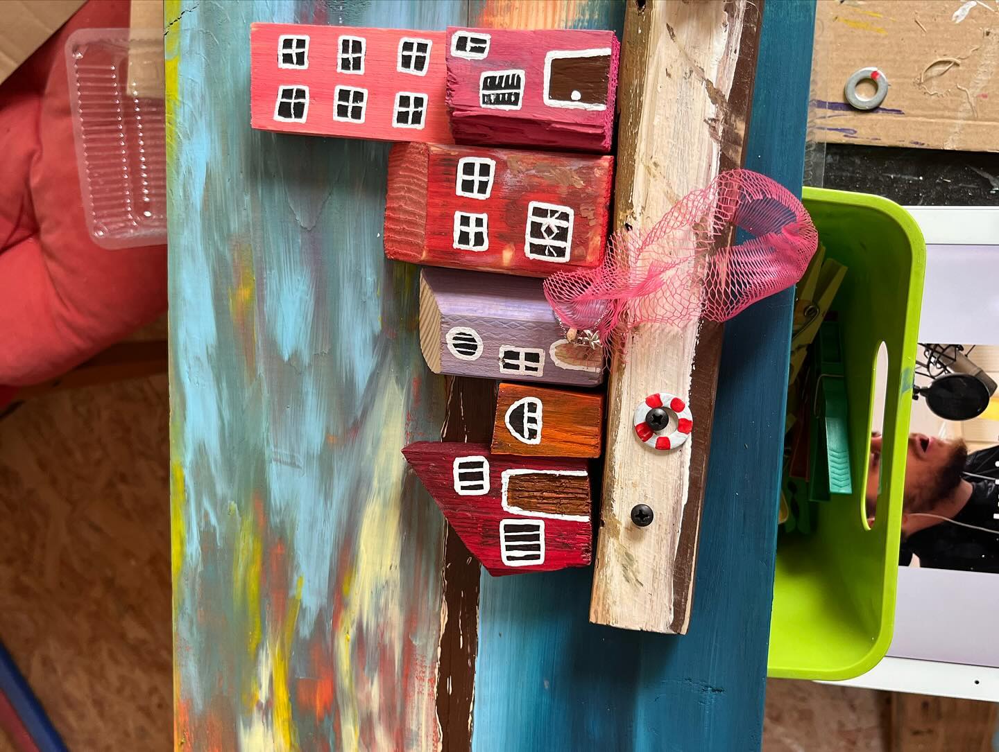 Słońce odpływa, domy czekają